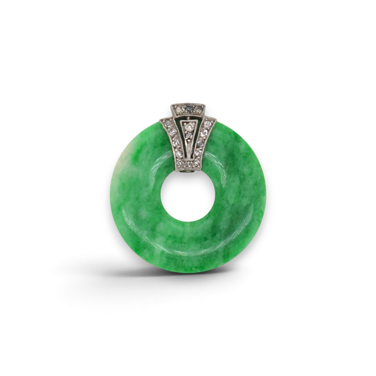 Pendentif Antique Jewelry Finds en jade vert avec bélière géométrique en platine ornée de diamants pavés
