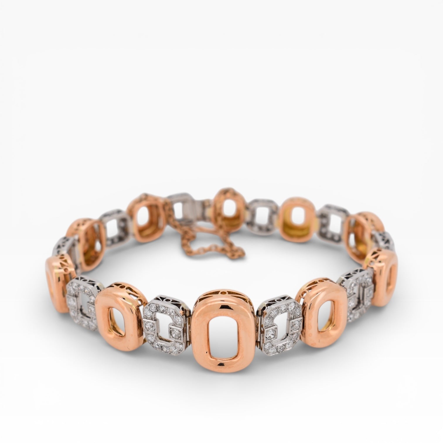 1940s diamond bracelet in 18k gold vintage jewelry
