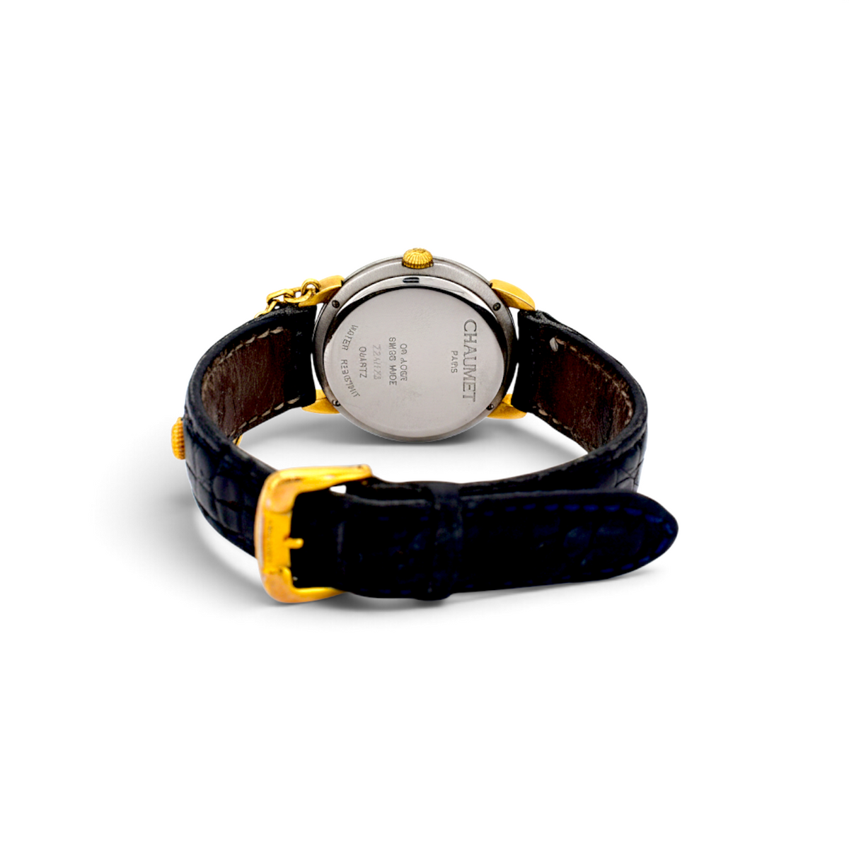 Vue arrière de la montre vintage Chaumet Elysée par Antique Jewelry Finds avec bracelet en cuir noir et boucle dorée