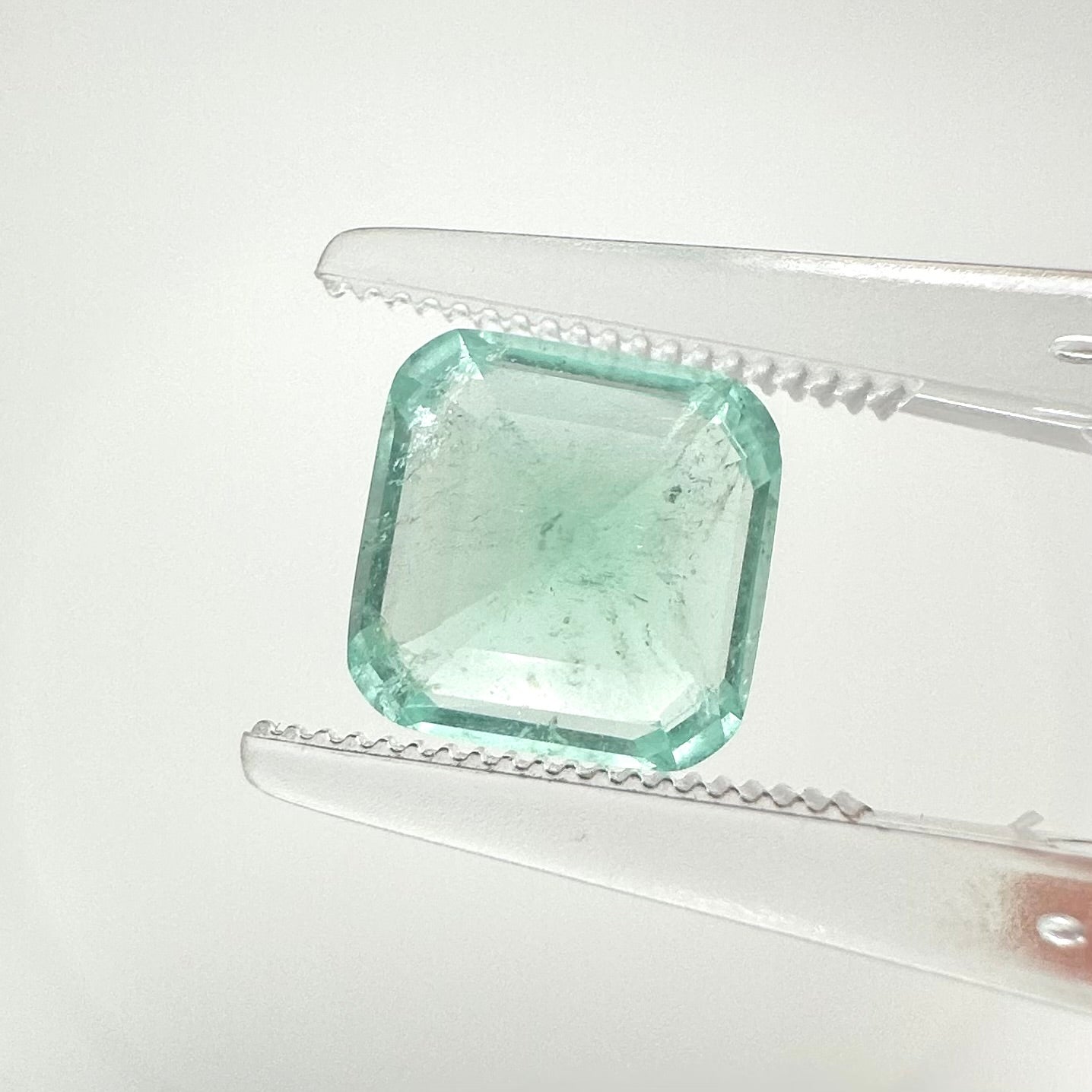 Natural Colombian Emerald 2.ct | Minor Oil