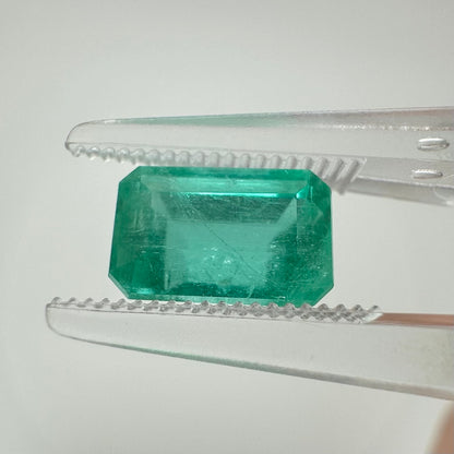 Natural Colombia Emerald 1.80 ct | Moderate Oil / Resine