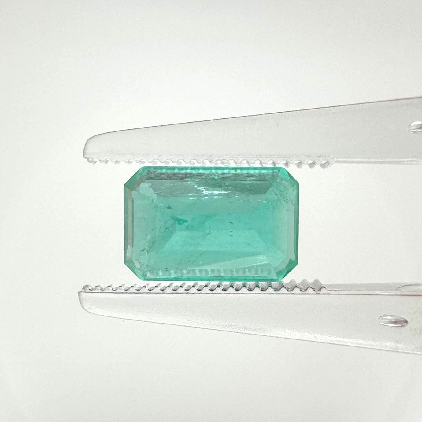 Natural Colombia Emerald 1.80 ct | Moderate Oil / Resine