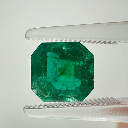 Natural Colombia Emerald 2.24ct |VIVID GREEN Minor Oil Certified