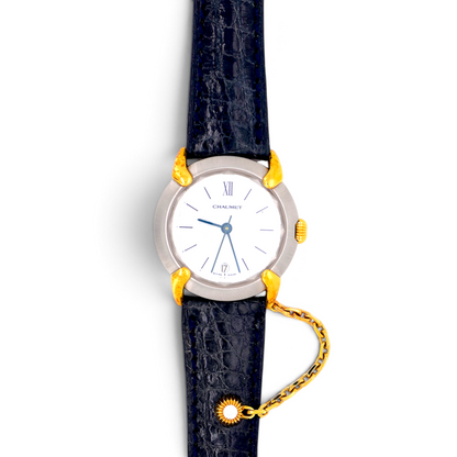 Montre vintage Antique Jewelry Finds Chaumet Elysée en or 18k et acier avec bracelet cuir et détail chaîne diamant