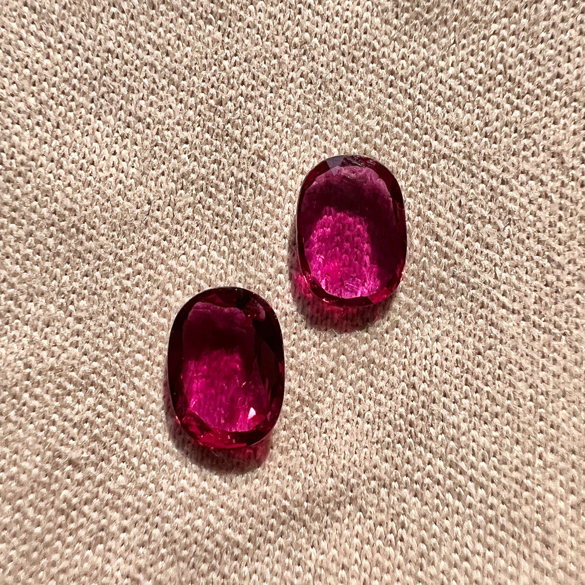 2x No heated Rubies, Thailand - 1.10 ct
