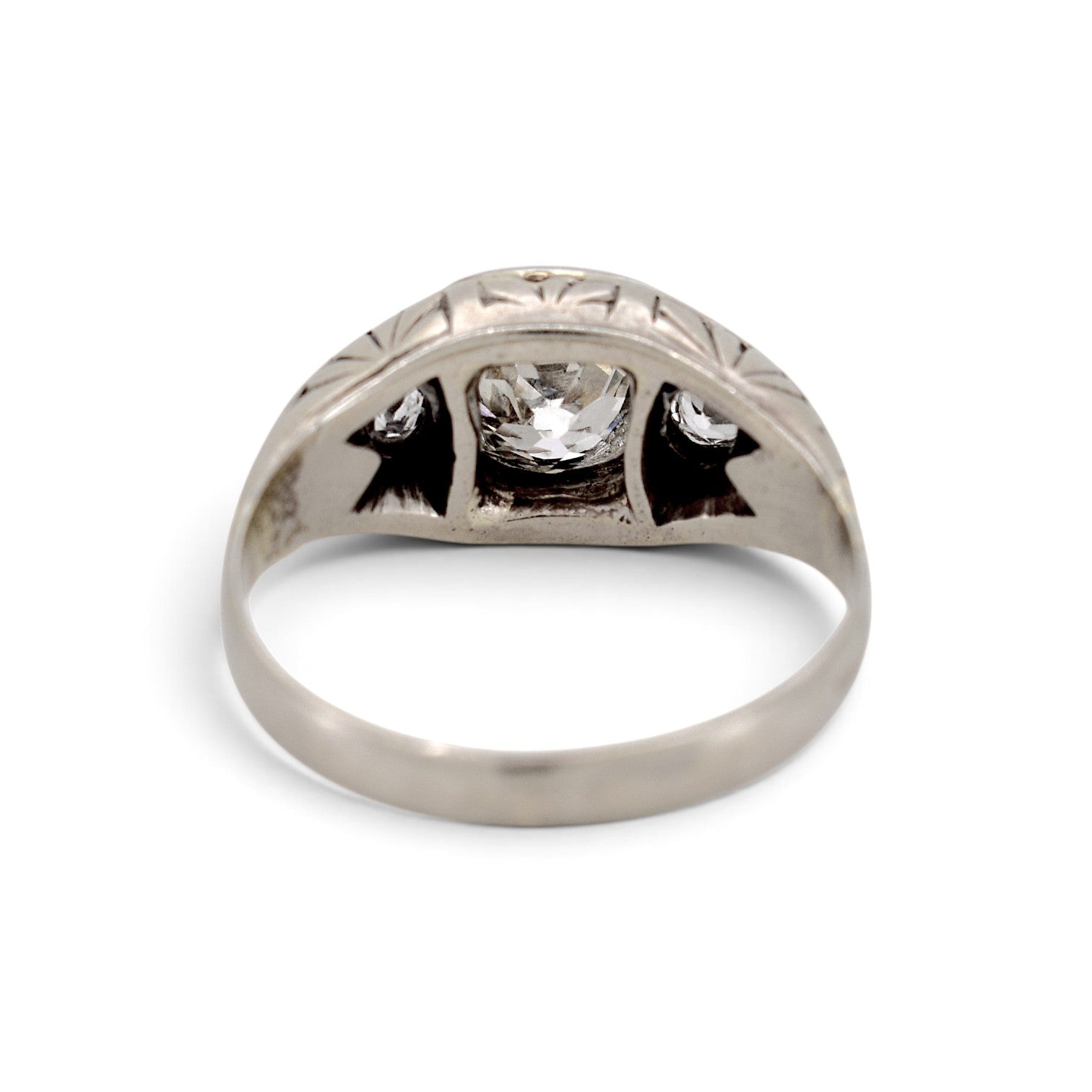 Antique Art Deco 18k gold trilogy ring back view hand-engraved shank 4.4g size 5.5 US — Antique Jewelry Finds