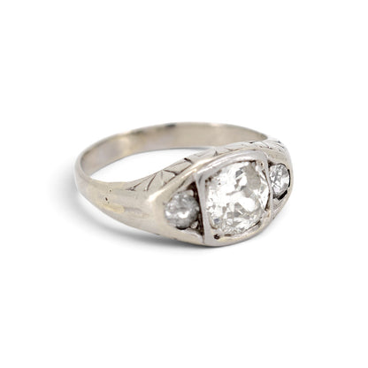 Antique Art Deco 18k gold trilogy ring diamond detail engraved shank side view circa 1920 — Antique Jewelry Finds