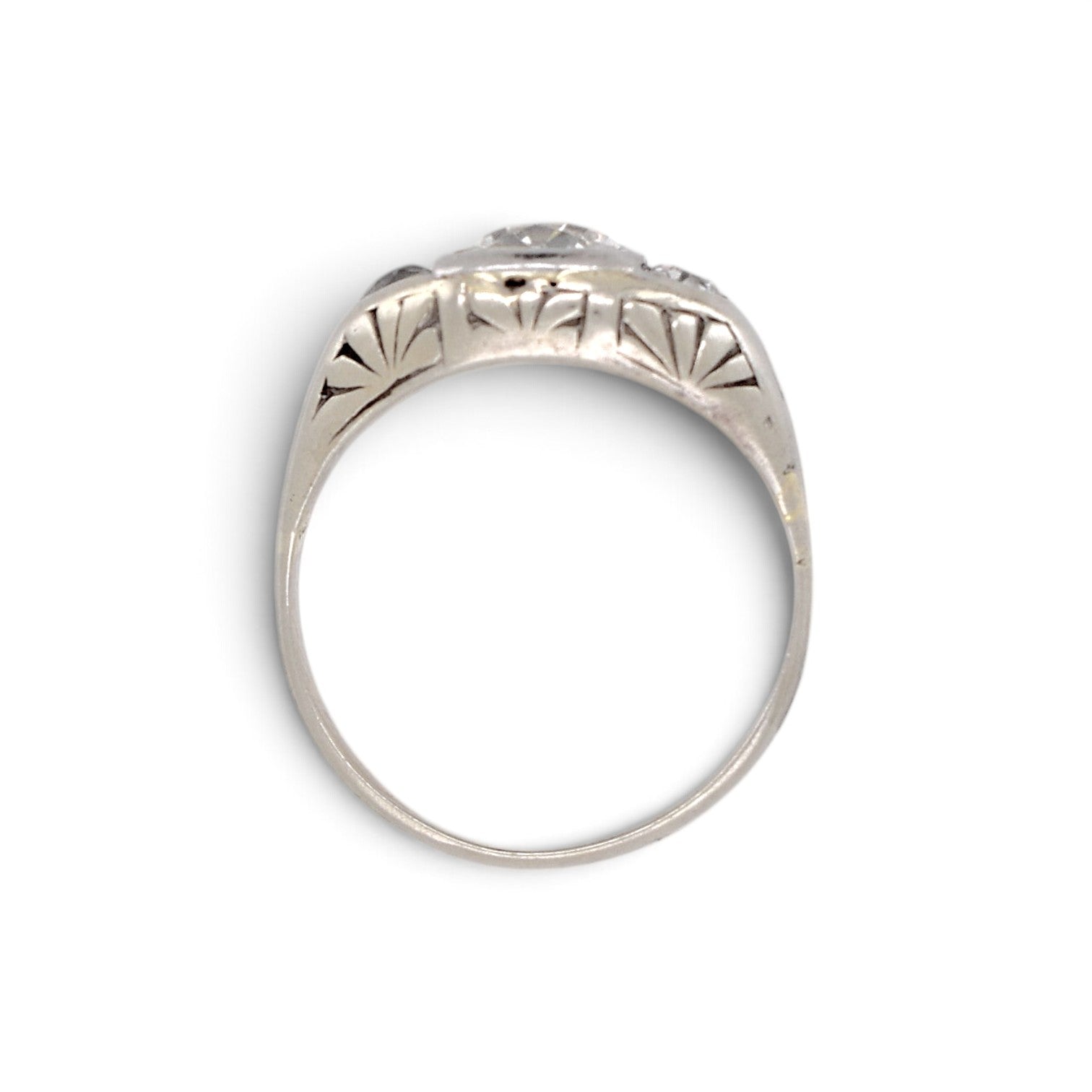 Antique Art Deco 18k gold trilogy ring top view three old-cut diamonds 1ct 8mm — Antique Jewelry Finds