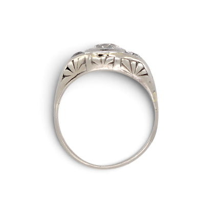 Antique Art Deco 18k gold trilogy ring top view three old-cut diamonds 1ct 8mm — Antique Jewelry Finds
