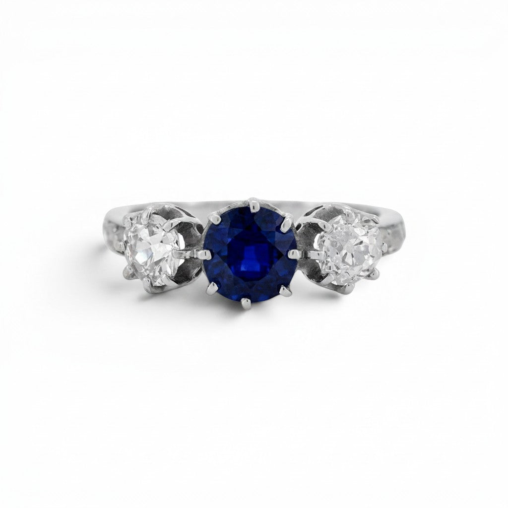 Antique art deco 18k white gold trilogy ring natural sapphire 0.80ct old-cut diamonds front view circa 1890 — Antique Jewelry Finds