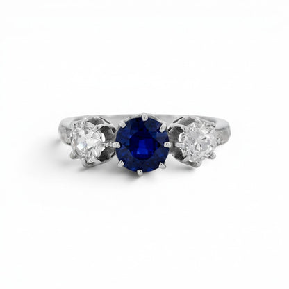 Antique art deco 18k white gold trilogy ring natural sapphire 0.80ct old-cut diamonds front view circa 1890 — Antique Jewelry Finds