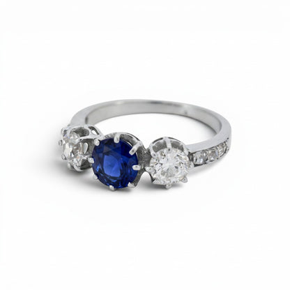 Antique Art Deco 18k white gold trilogy ring sapphire diamond shoulder detail side view owl hallmark — Antique Jewelry Finds
