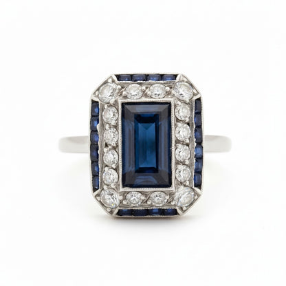 Antique Art Deco platinum ring 1.7ct natural sapphire diamond calibré sapphire double halo front view circa 1920 — Antique Jewelry Finds