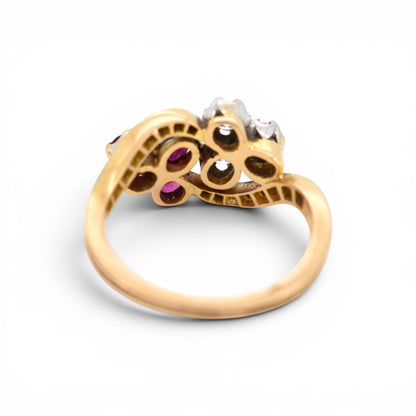 Detailed view of the high-end mise a jour open work under the antique clover ring