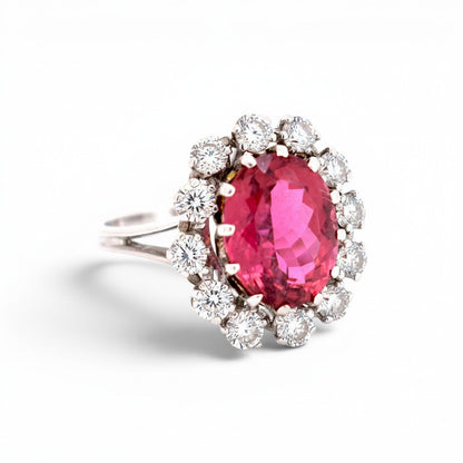 Bague marguerite vintage Antique Jewelry Finds en or blanc 18k avec tourmaline rose ovale et halo de diamants