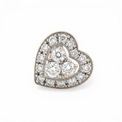 Boucles d'oreilles cœur en or blanc 18 carats serties de diamants pavés, style vintage romantique. Antique Jewelry Finds.