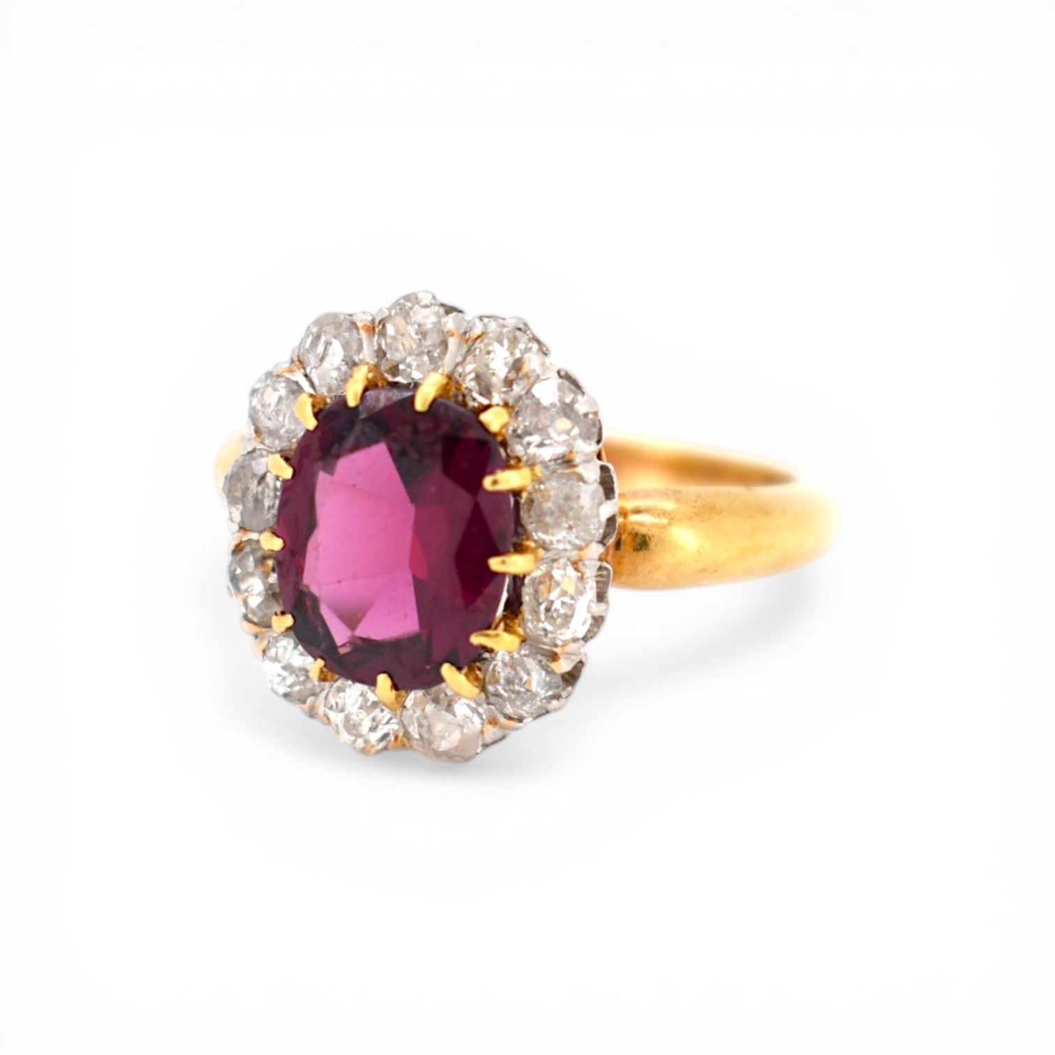 other side profile of Belle Epoque ring showing the antique openwork basket and 18k gold