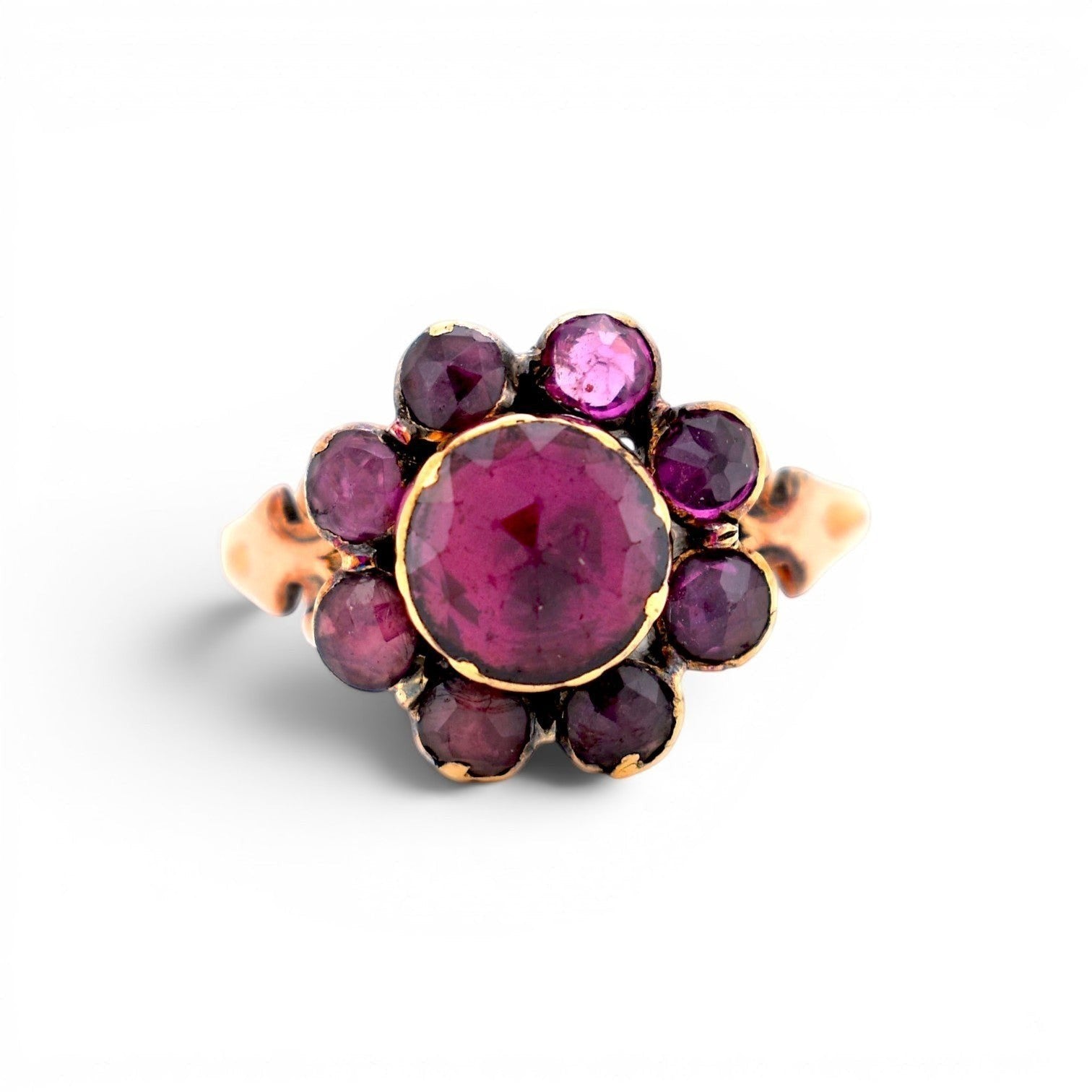 antique victorian daisy ring face front, with garnets and gold