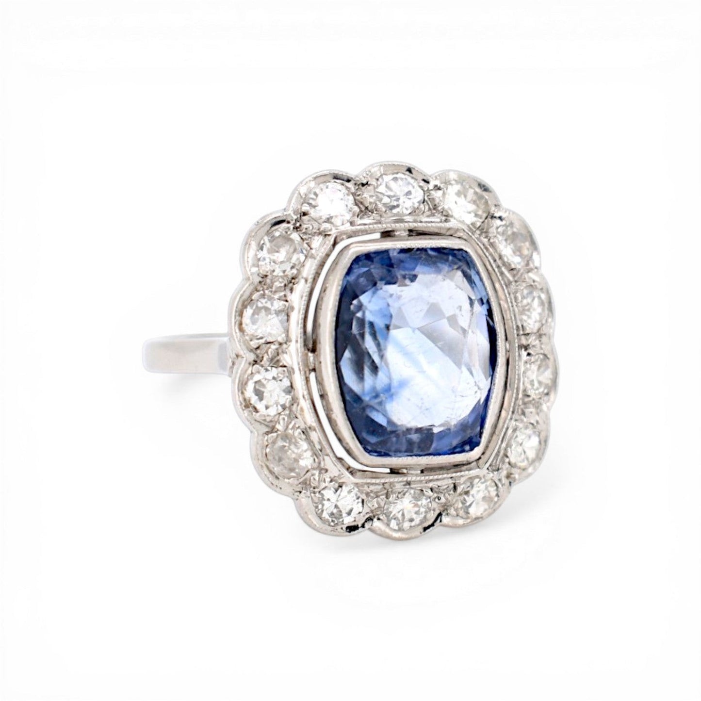 Side view of Art Deco ring showing intricate hand-pierced platinum gallery design