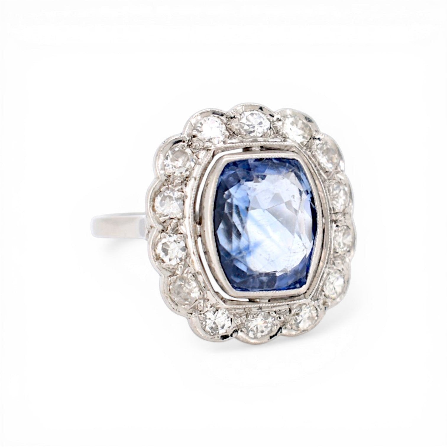 Side view of Art Deco ring showing intricate hand-pierced platinum gallery design