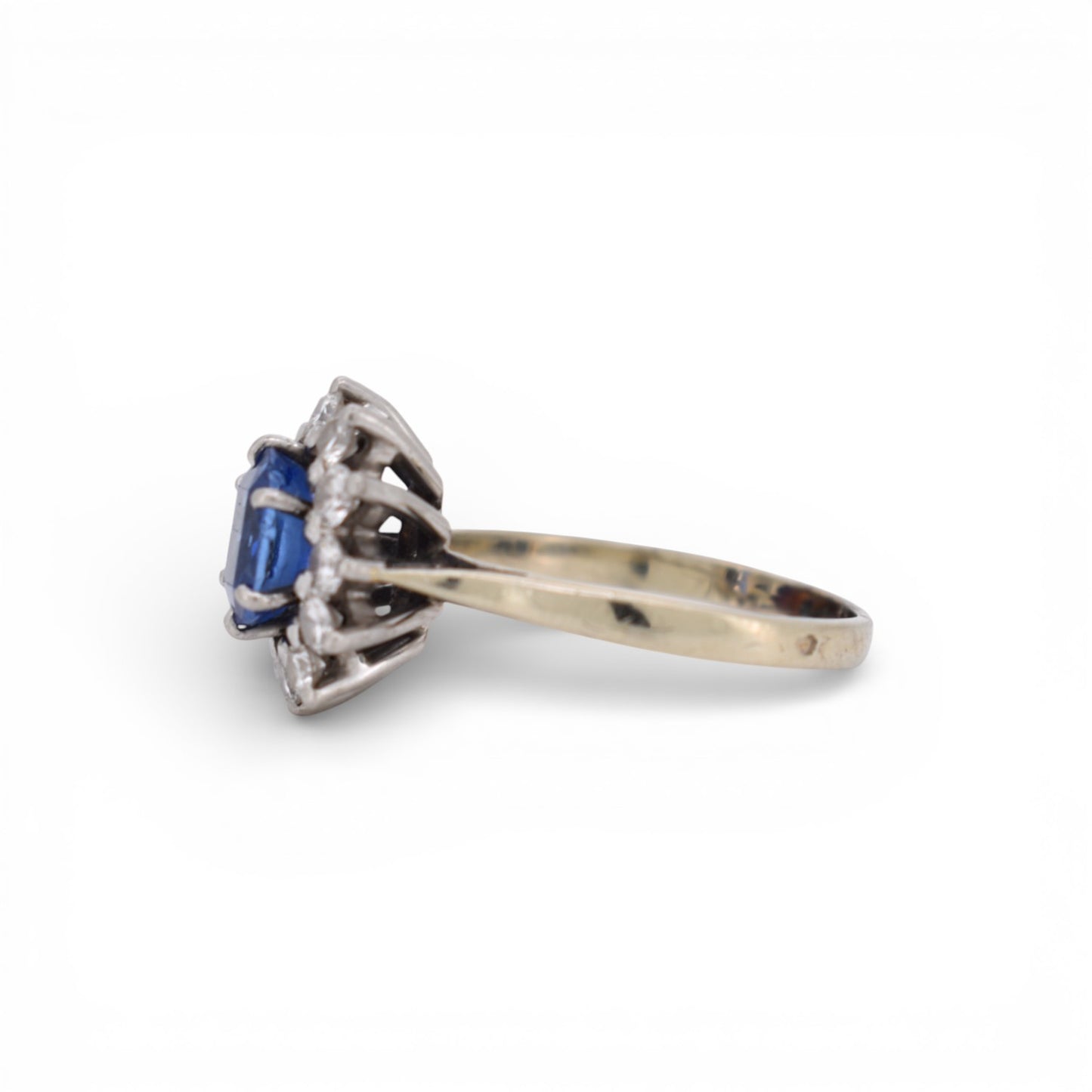 Side view of the solid 18k gold mounting and cluster head dimensions of 13x12mm