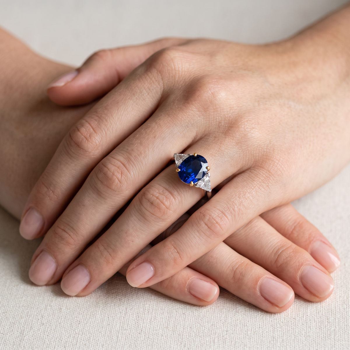 Vintage 18k Gold Trilogy Ring — 3.55ct Unheated Vivid Blue Madagascar Sapphire & Trillion-Cut Diamonds | Bellerophon Certified