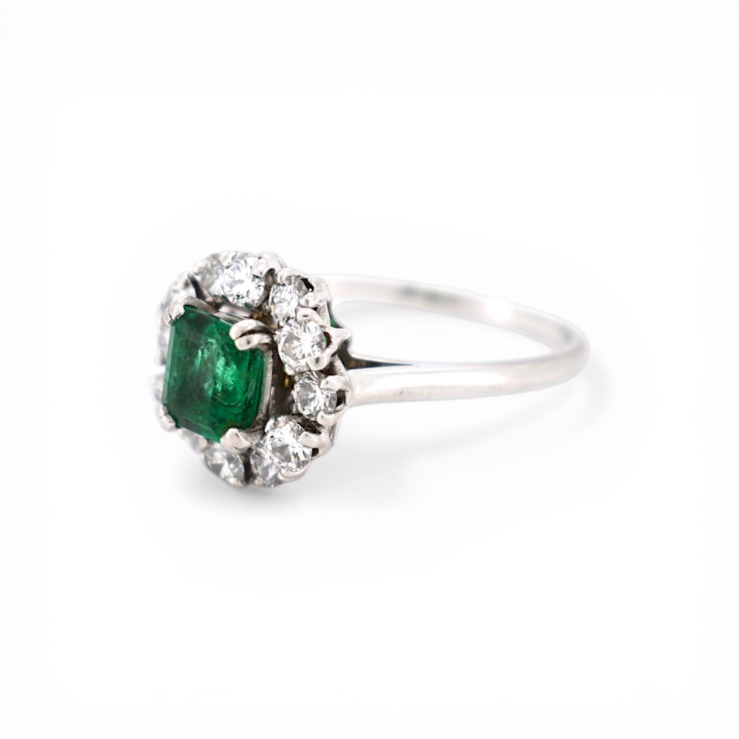 Close-up of D color VVS clarity diamonds on a Mellerio French luxury ring