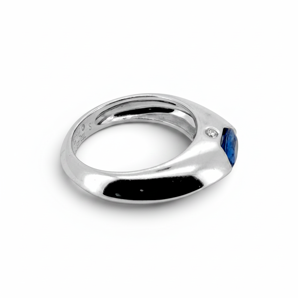 Piaget Biseau signed 18k gold ring sapphire diamond beveled band detail side view — Antique Jewelry Finds