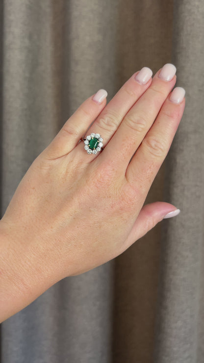 Vintage 18k White Gold Emerald Daisy Ring — 0.70ct Emerald & 1ct F/VS Diamonds