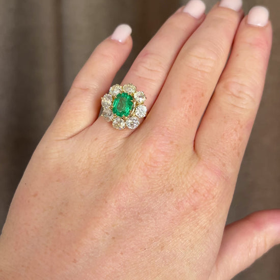video of pompadour emerald diamond ring