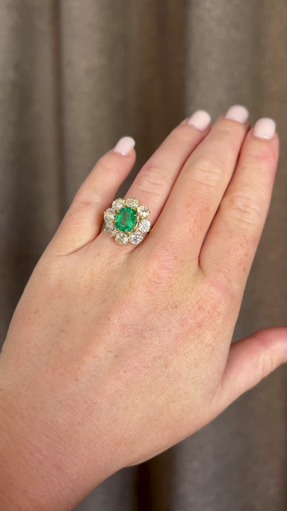 video of pompadour emerald diamond ring