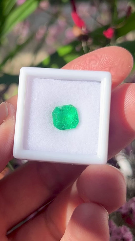Natural Colombia Emerald 2.24ct |VIVID GREEN Minor Oil Certified