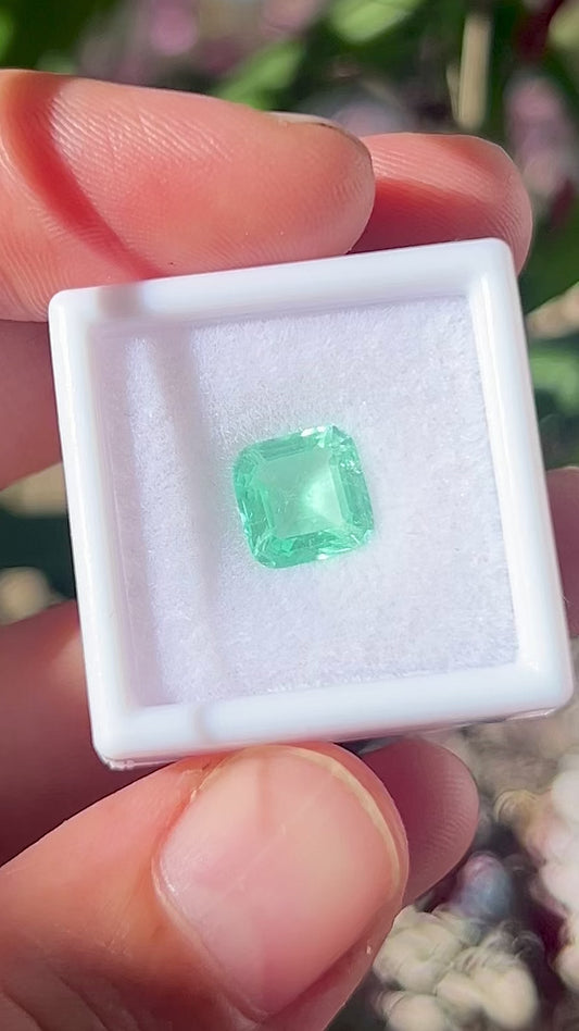 Natural Colombian Emerald 2.ct | Minor Oil