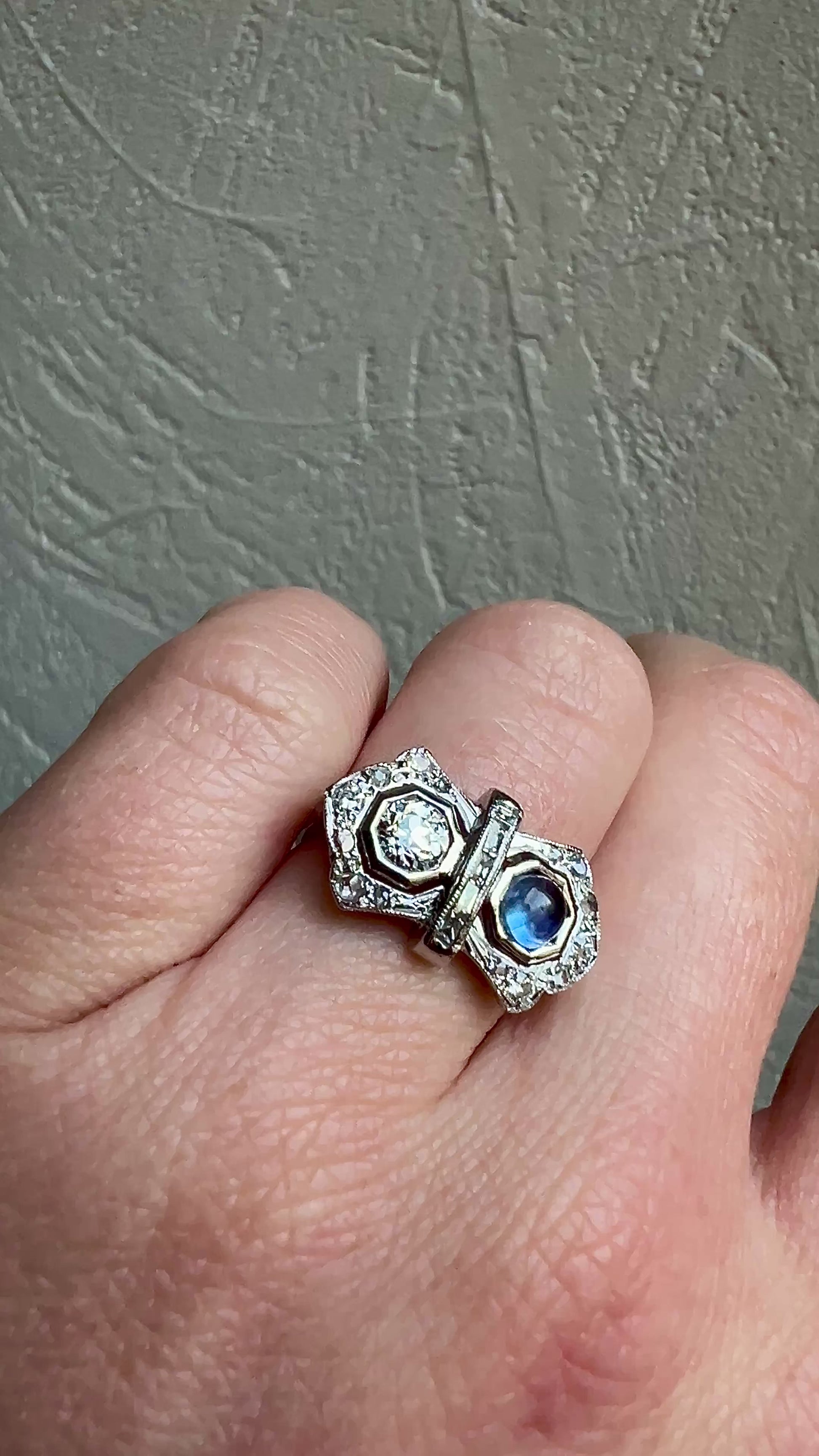 art deco ring sapphire diamonds 