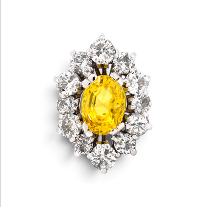 Vintage 18k gold pompadour ring 5.49ct unheated yellow Ceylon sapphire diamond halo front view circa 1970 — Antique Jewelry Finds