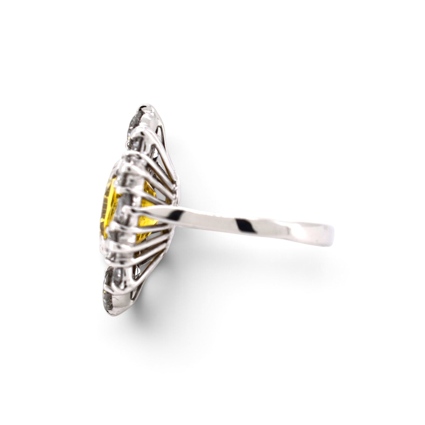 Natural unheated yellow Ceylon sapphire 5.49ct Bellerophon certified pompadour ring close-up — Antique Jewelry Finds